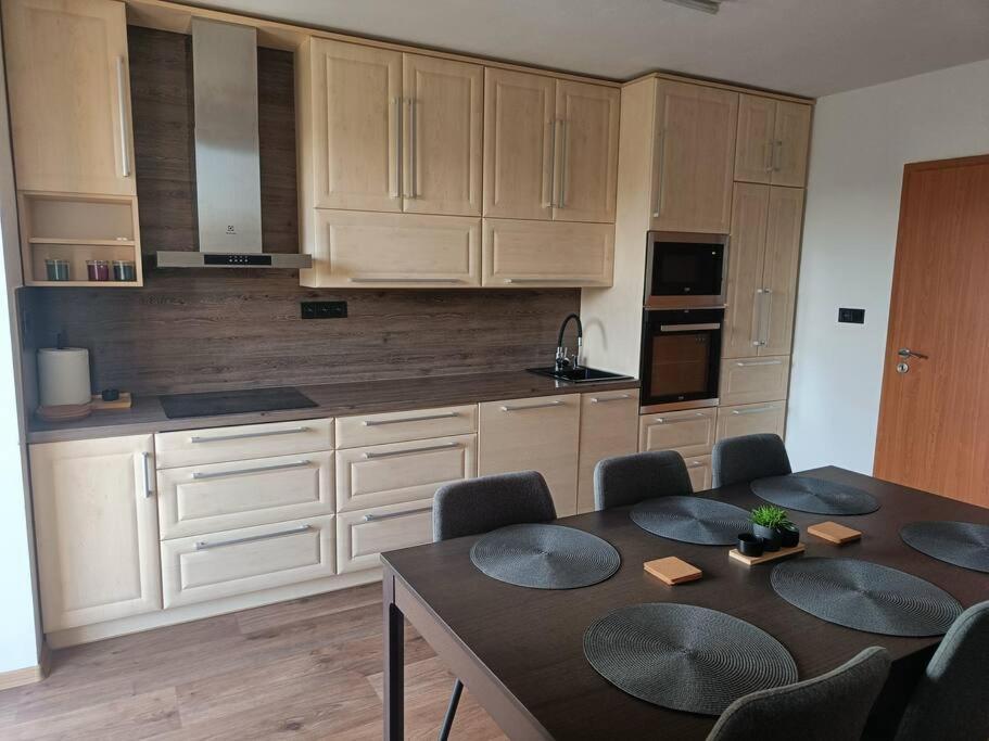 Cervena Cesta Apartamento Kunovice Exterior foto